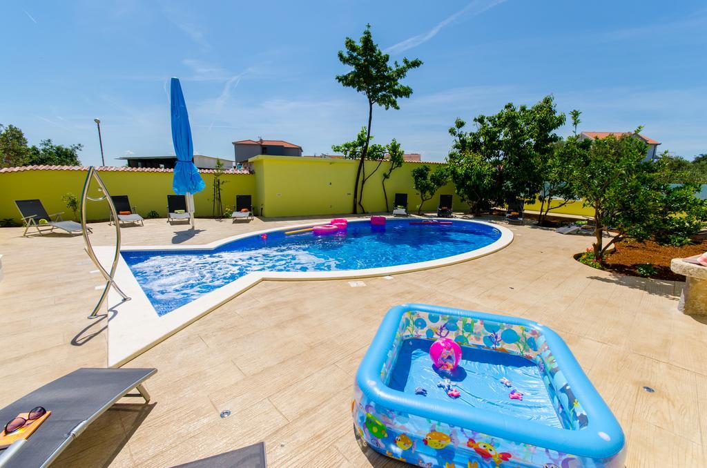 טרוגיר Apartments Petra מראה חיצוני תמונה