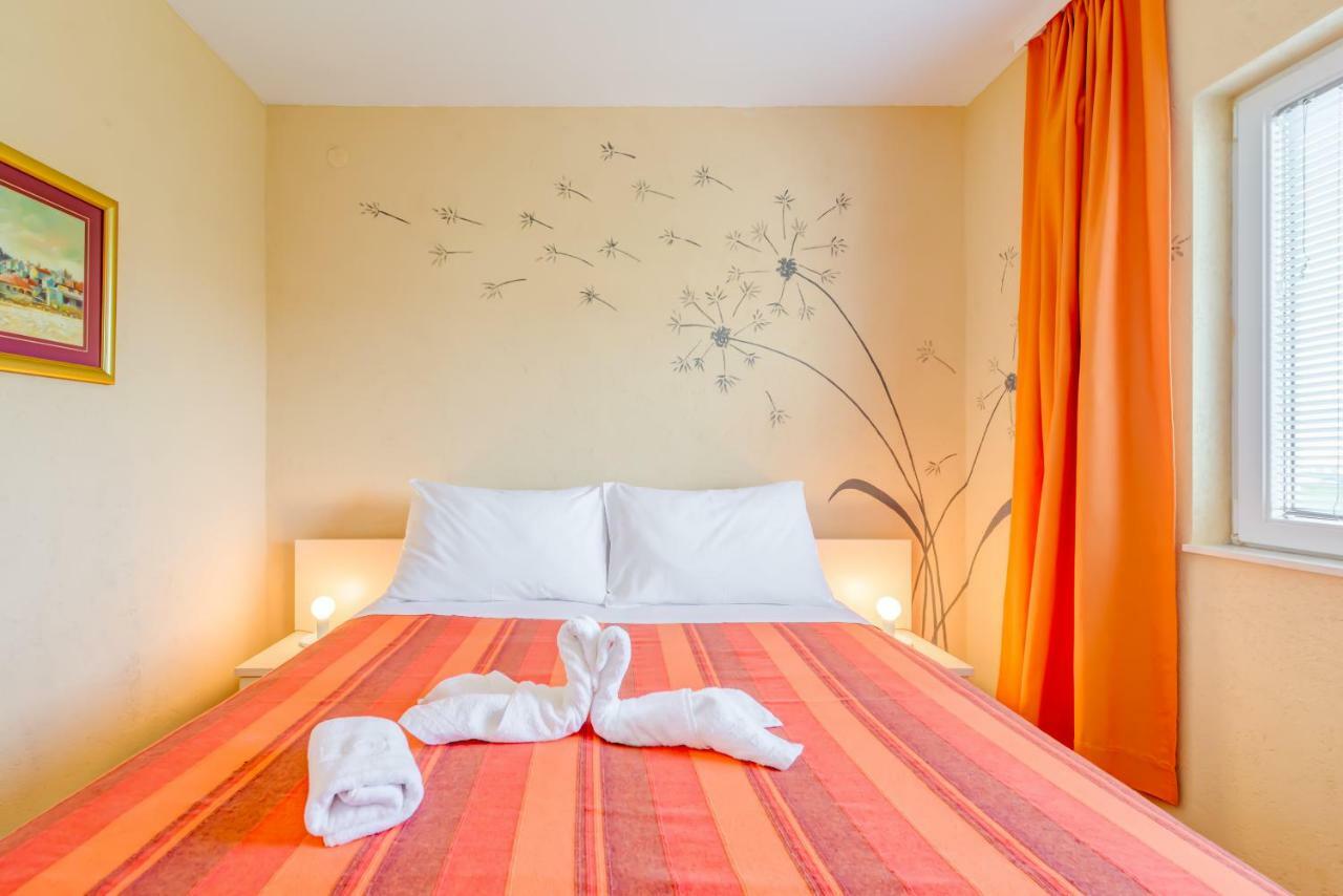 טרוגיר Apartments Petra מראה חיצוני תמונה