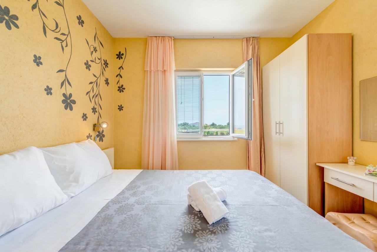 טרוגיר Apartments Petra מראה חיצוני תמונה